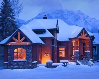 Buffaloberry Bed and Breakfast - Banff - Building