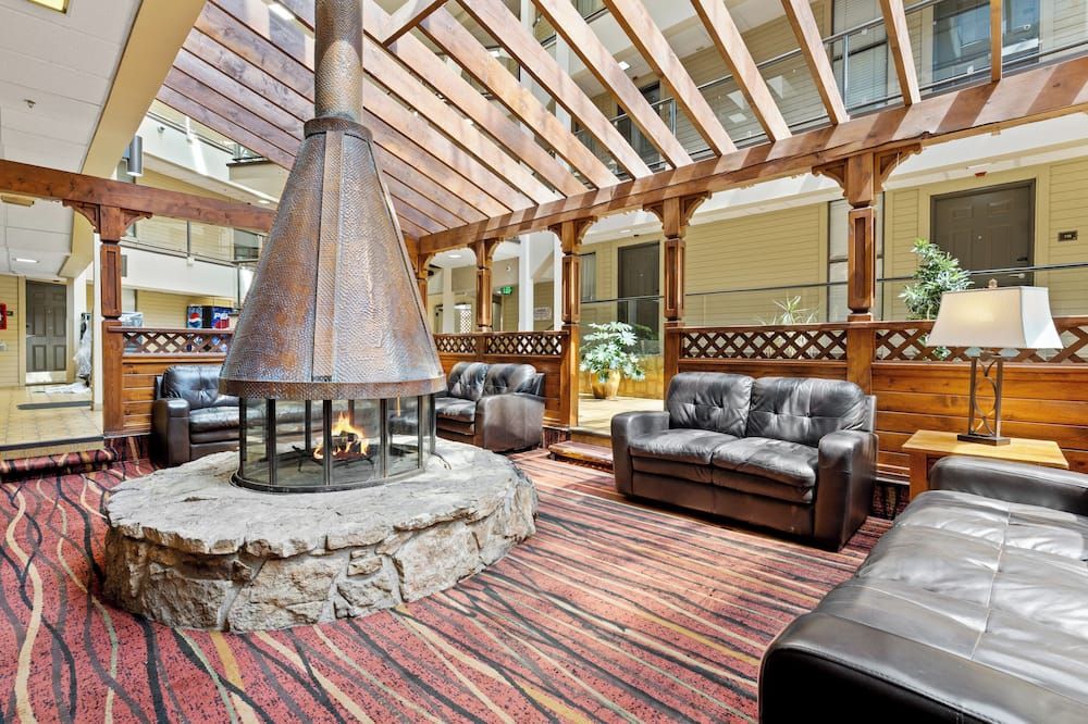 The Christie Lodge - All Suite Property - Avon - Lobby