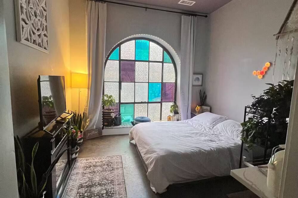 Lovely Bohemian Loft Downtwn, Amphitheater,Seaside Park,Metro North,2-10min walk - Bridgeport - Bedroom