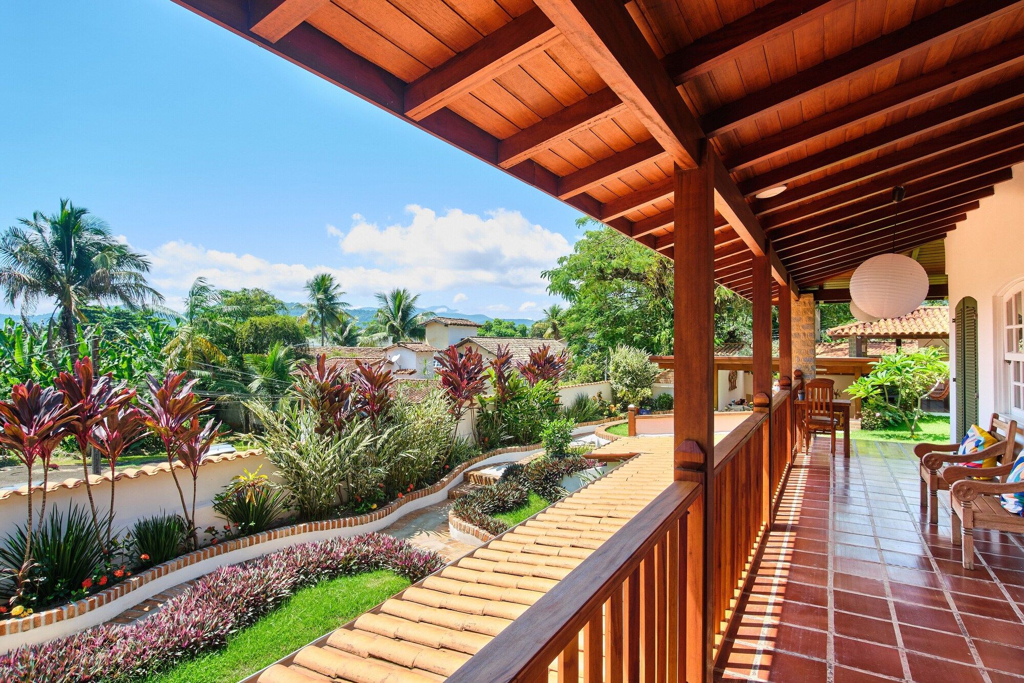 Boutique Hotel Carpe Diem - פאראטי - מרפסת