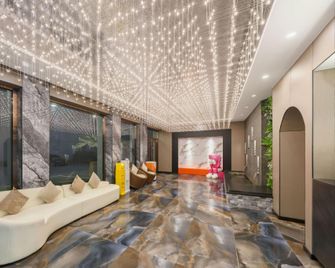 Bonjour Premium Selection Hotel (Liaoyang Museum Branch) - Liaoyang - Lobby