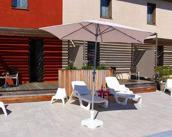 Hôtel Les Gabarres - Tour-de-Faure - Patio