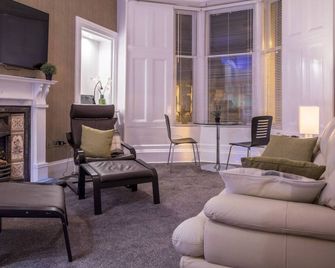 West Highland Apartments Milngavie - The Lomond - Glasgow - Salon