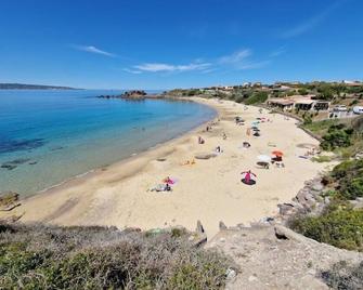 Vista Mare, a Piedi in Spiaggia, Apt. 'scirocco' - Portoscuso