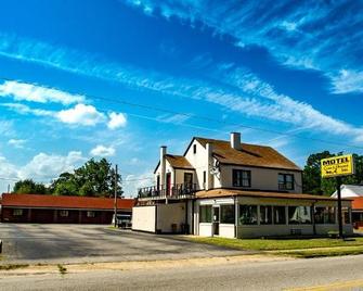 Coach House Inn - Edenton - Building