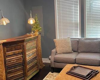The House on Park Avenue - Pineville - Sala de estar