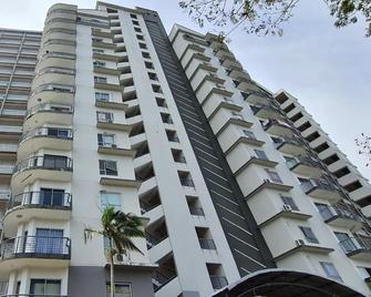 OYO Homes 90499 Marina View Villas - Port Dickson - Rakennus