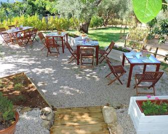 Mediterraneo Rooms - Palinuro - Patio