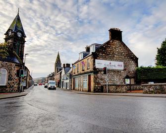 OYO Eastbank Hotel, Speyside Scotland - Aberlour - Building