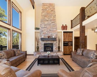 Cedar Ridge- Hot tub, Private, Minutes from Zion - Orderville - Sala de estar