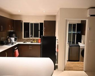 Bula Bliss Nadi - 2 Bedroom Apartment with Mountain View - Nadi - Kitchen