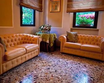 Hotel Castello - Modena - Living room