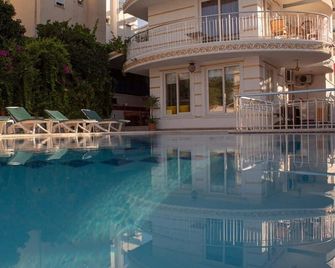 Unside Apart Otel - Side - Zwembad