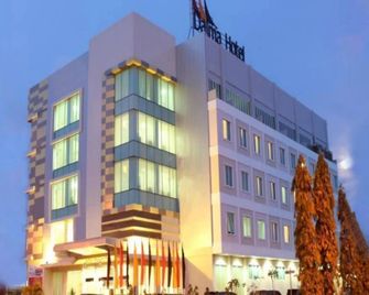 Daima Hotel Padang - Padang - Edificio