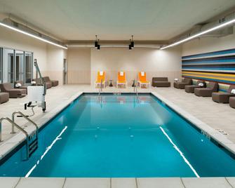 Aloft North Kansas City - Cidade do Kansas - Piscina