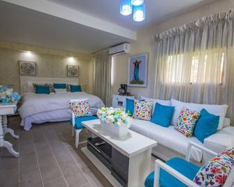 Guacamayos Hotel - Bonao
