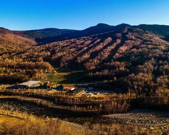 Lincoln Retreat w/ Village of Loon Amenity Access - Lincoln - Outdoor view