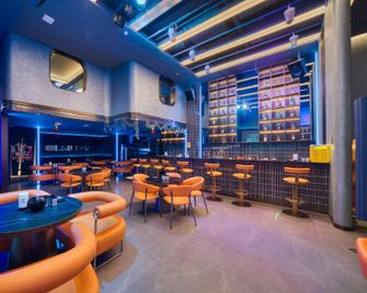 Stranger Hotel Taizhou (Taizhou Jiaojiang Wanda Plaza Branch) - Taizhou - Bar