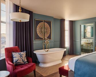 هوتل إنديجو إكستارا باي آيتش جي - إكسيتر - غرفة نوم