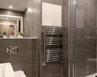 Nelson Mandela Place Apartments - Glasgow - Baño