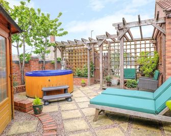 Bramble Grange - Swadlincote - Patio