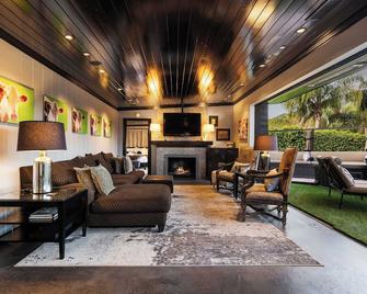 New Listing Burbank Bungalow by Colby&Conrad - Los Angeles - Salon