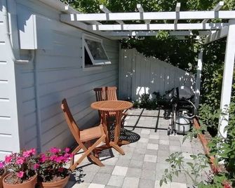 Garden Cottage - Hastings - Patio