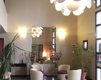 Hôtel Inn Design Resto Novo Langres - Langres - Salónek