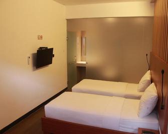 Odaita Hotel Pamekasan Madura - Pamekasan - Habitación