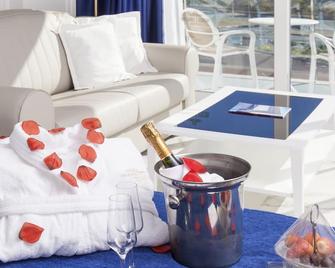 Four Points by Sheraton Costa Blanca Resort - Benidorm - Living room