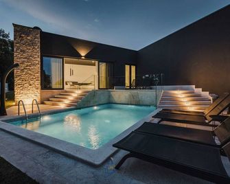 Villa Niz II By Awaytocroatia - Valica - Piscina