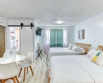 Pineapple Shores Retro Inn - Daytona Beach - Κρεβατοκάμαρα