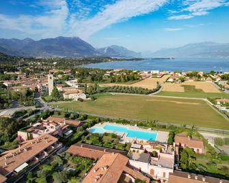 Aqua by Garda FeWo - Manerba del Garda - Basen