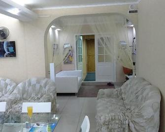 Polet Hotel - Omsk - Living room