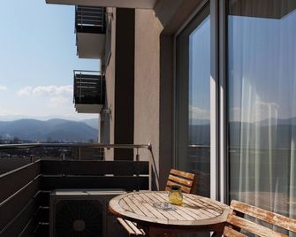 Brasov Holiday Apartments - Braşov - Balcony