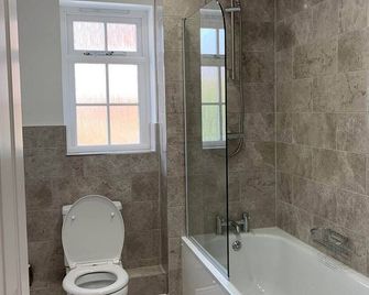 Juniper House - Harwich - Badkamer