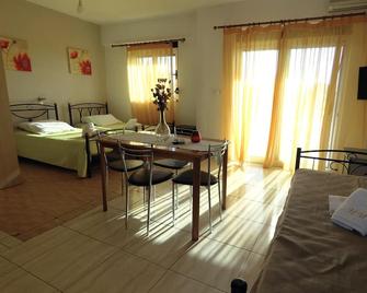 Aliveri Residence Apartments - Alivéri - Habitación