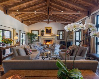 Cypress Inn - כרמל ביי דה סי - סלון