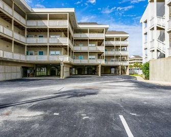 Baywatch C8 - Pensacola Beach - Budova