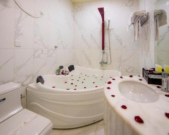 Sharz Hotel - Buraydah