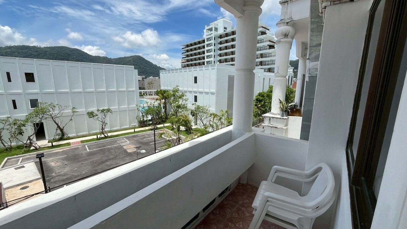 Break Point Patong Hotel