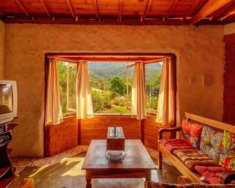 Chalet in Bichinho-MG at the foot of the mountains - Prados - Sala de estar