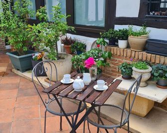 Chez Simone - Rouen - Innenhof