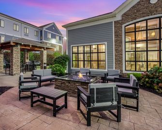 Staybridge Suites Williamsville - Buffalo By IHG - Williamsville - Patio