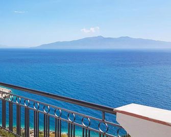 Asi Rooftop Hotel - Sarandë - Balcony
