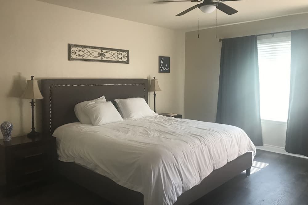 Private Master Suite/Private Entrance - Yukon - Slaapkamer
