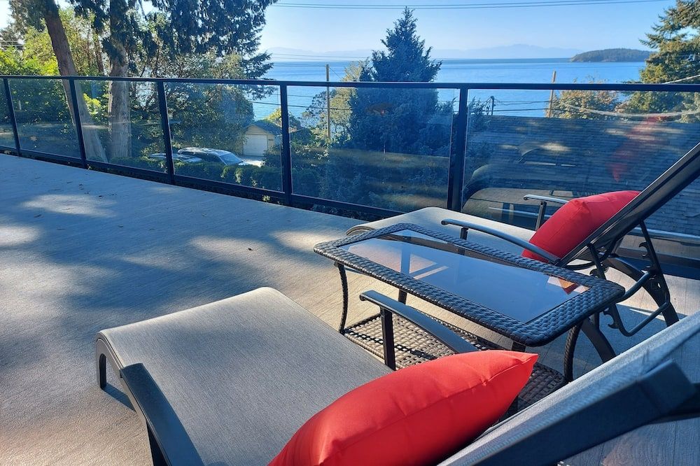 Very Relaxing 3bdr 2bth Home with Gorgeous View - Sechelt - Balkón