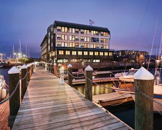 Wyndham Inn on Long Wharf - Newport - Building