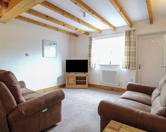 Ascot - Wrexham - Living room