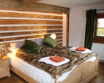 The 'Alte Hof' - lovingly renovated farm - best location in Brixen iT. - Brixen im Thale - Ložnice